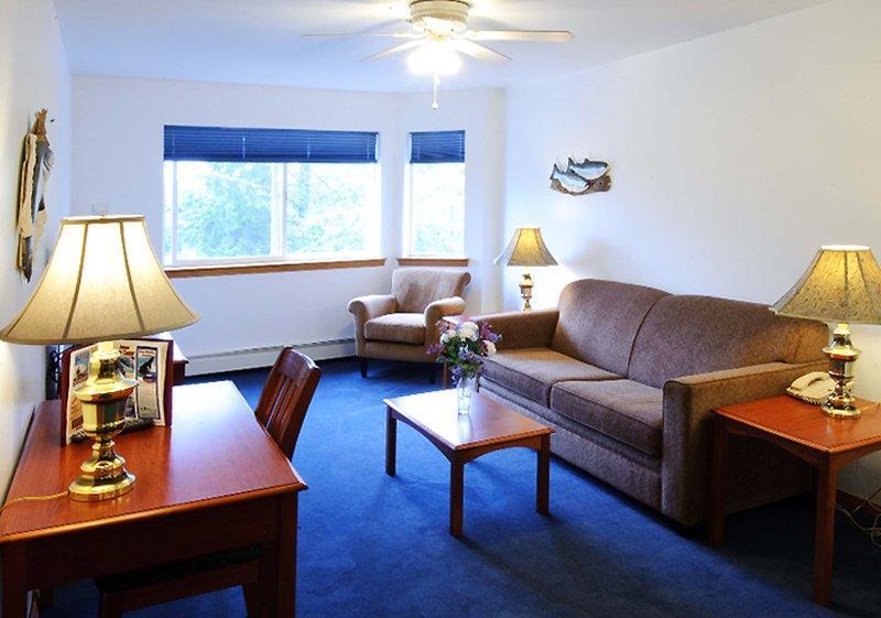 Frontier Suites Hotel In ג'ונו מראה חיצוני תמונה